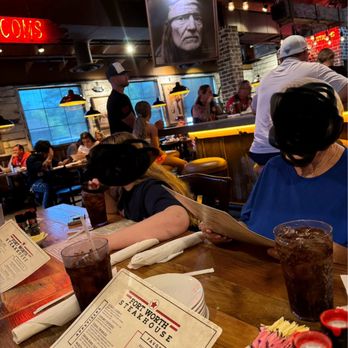Fort Worth Steakhouse - Minor at bar - Salad Near Me - Sevierville, Tennessee Fort Worth Steakhouse - Minor at bar - Salad Near Me - Sevierville, Tennessee