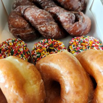 Stan's Donut Shop - Donuts Near Me - Santa Clara, California