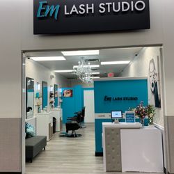 EM Lash Studio