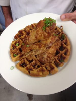 Horn's Eatery by null