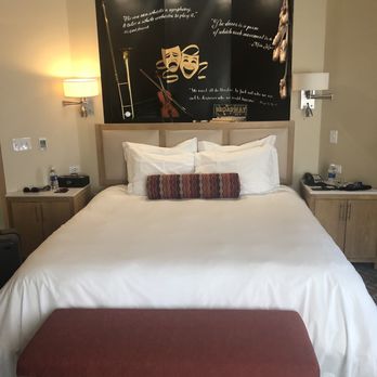Inn at the 5th Eugene - The rooms have theme. Ours was theater. - Hotels Near Me - Eugene, Oregon