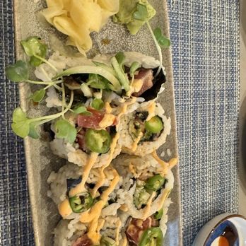 Pacific Catch - Spicy Tuna Roll - Sushi Bars Near Me - Santa Clara, California