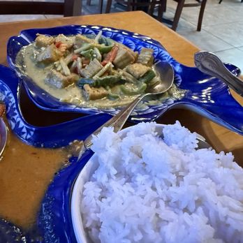 Amazing Thai & Sushi - Green Curry - Sushi Bars Near Me - Houston, Texas