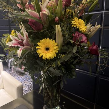 Bloomers Florist - Floral arrangement - Florists Near Me - Las Vegas, Nevada Bloomers Florist - Floral arrangement - Florists Near Me - Las Vegas, Nevada