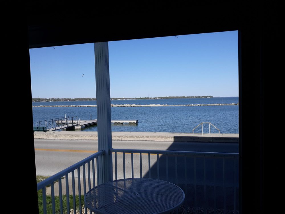 WEST BANK INN 11 Photos 1055 W Bank Rd, Celina, Ohio Hotels