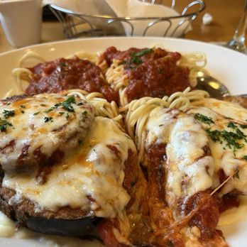 Olive Garden Italian Restaurant - Eggplant Parmigiana with side of Spaghetti with Marinara sauce - Italian Near Me - Laurel, Maryland Olive Garden Italian Restaurant - Eggplant Parmigiana with side of Spaghetti with Marinara sauce - Italian Near Me - Laurel, Maryland