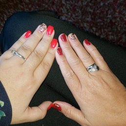Acrylic to the left, gel to the right