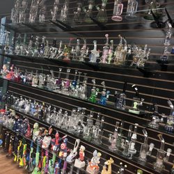 Blackhawks chief tobacco & vape - Water pipe
