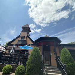 Grasshopper Irish Pub & Restaurant