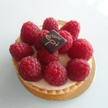 Epi - epi Cologne (Himbeer Törtchen 4,80 €) - Bakeries Near Me - Cologne, NW