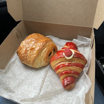 Paris Bakery & Cafe - Raspberry croissant & chocolate croissant - Bakeries Near Me - Lewisburg, Pennsylvania Paris Bakery & Cafe - Raspberry croissant & chocolate croissant - Bakeries Near Me - Lewisburg, Pennsylvania