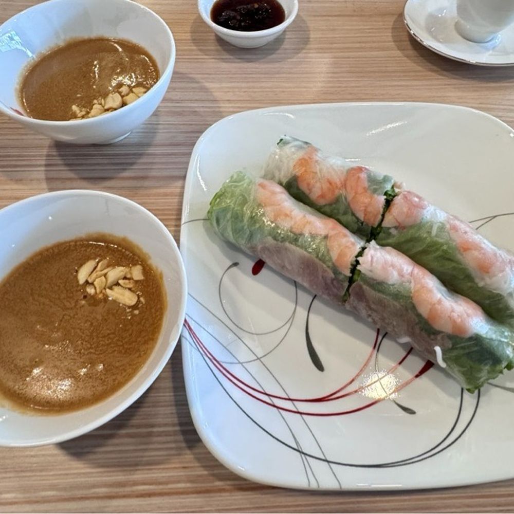 SaiGon Nho - Spring rolls served with peanut sauce - Vietnamese Near Me - Fairfield, California SaiGon Nho - Spring rolls served with peanut sauce - Vietnamese Near Me - Fairfield, California