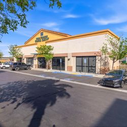 Sierra Commons Dental Group and Orthodontics - Sierra Commons Dental Group and Orthodontics outside side view