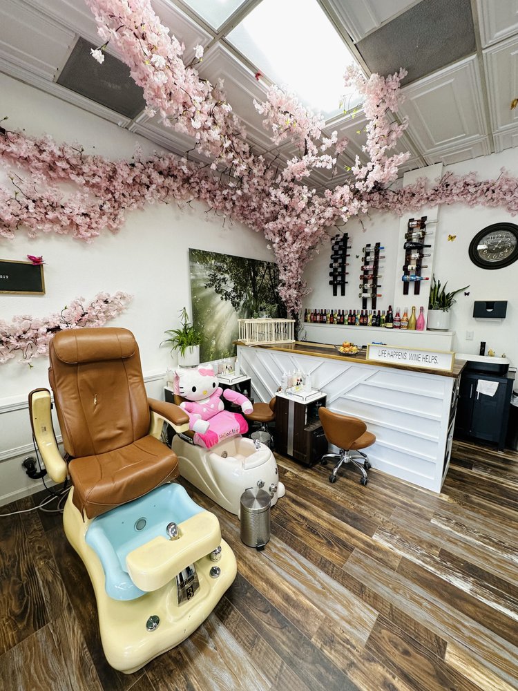 LUX ARTISTRY NAIL BAR Updated September 2024 14 Photos 1940
