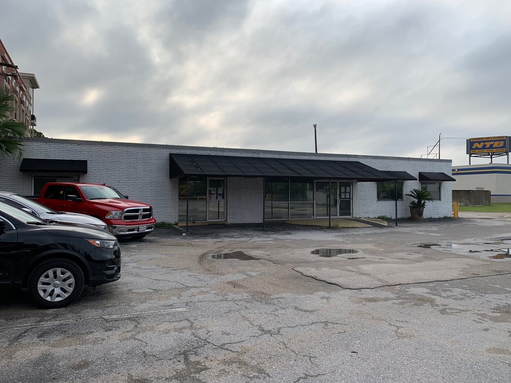 HERTZ Updated August 2024 11 Photos & 26 Reviews 3141 West Lp S