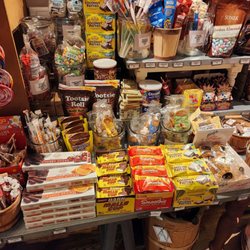 Cracker Barrel Old Country Store - Gift shop
