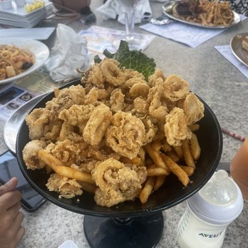 Paradise Cove Beach - Crispy Calamari - Beaches Near Me - Malibu, California Paradise Cove Beach - Crispy Calamari - Beaches Near Me - Malibu, California