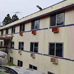 Rodeway Inn - Back parking