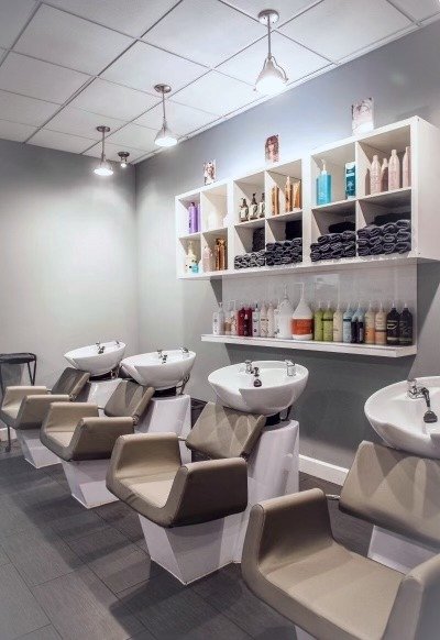 Valentino & Jet Salon