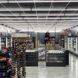 Golden State Smoke Shop - Inside