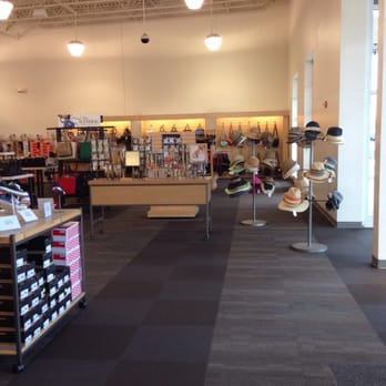 DSW Designer Shoe Warehouse - Shoe Stores Near Me - Gainesville, Virginia