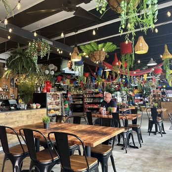 Manantial Market Place - Grocery Near Me - Miami, Florida