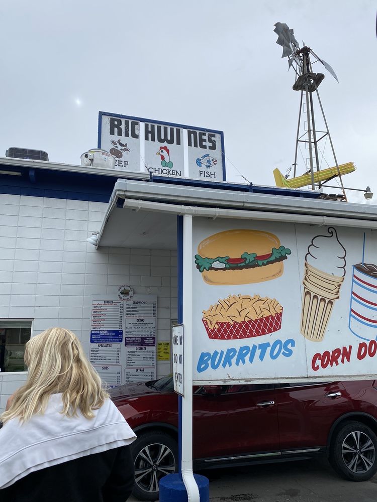 RICHWINE’S BURGERVILLE Updated April 2024 34 Photos & 63 Reviews