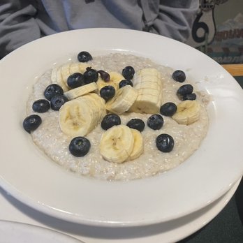 Flappy Jack's Pancake House - Blueberries and Banana Oatmeal - Pancakes Near Me - Orange, California