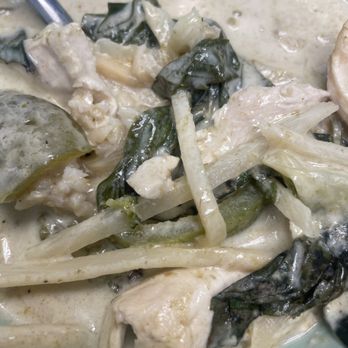 Tuk Tuk Thai Cafe - Green Curry with chicken and veggies - Thai Near Me - Austin, Texas