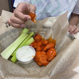 "Full" order of boneless wings "Full" order of boneless wings