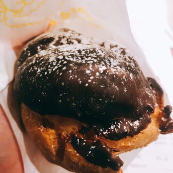 Beard Papa's - Chocolate cream puff - Desserts Near Me - New York, New York Beard Papa's - Chocolate cream puff - Desserts Near Me - New York, New York
