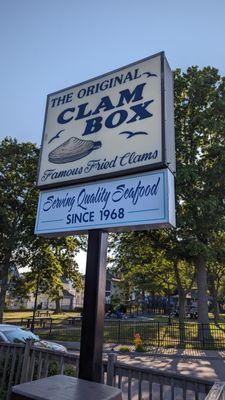 The Clam Box by null