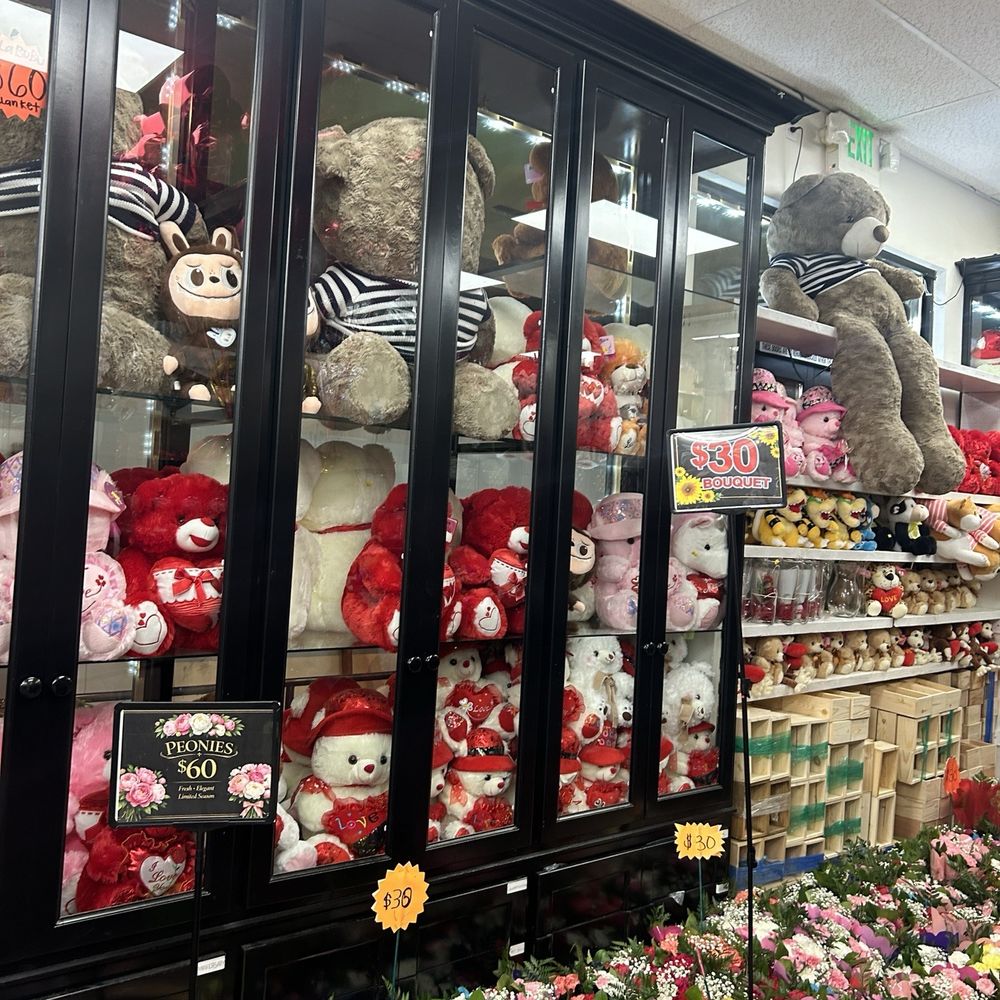 Imperial Florist - Huge teddy bears are $170 each - Florists Near Me - Norwalk, California Imperial Florist - Huge teddy bears are $170 each - Florists Near Me - Norwalk, California