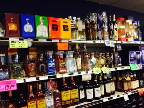 Columbine Valley Liquors Logo