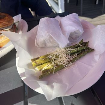 Blue Parrot Grill - Honey mustard chicken wrap with side of asparagus - New American Near Me - Mooresville, North Carolina Blue Parrot Grill - Honey mustard chicken wrap with side of asparagus - New American Near Me - Mooresville, North Carolina