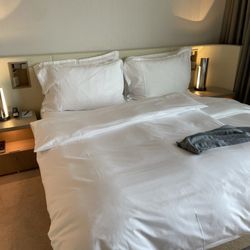The Ritz-Carlton, Wolfsburg - Tolles Bett