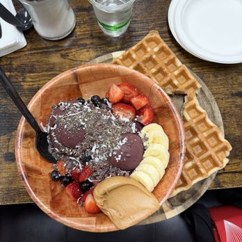 Waffle and Berry - Waffles Near Me - Honolulu, Hawaii