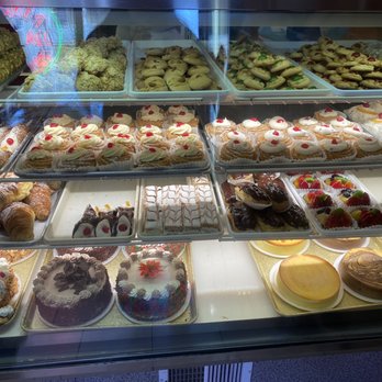 Il Dolce - Bakeries Near Me - Hawthorne, New Jersey