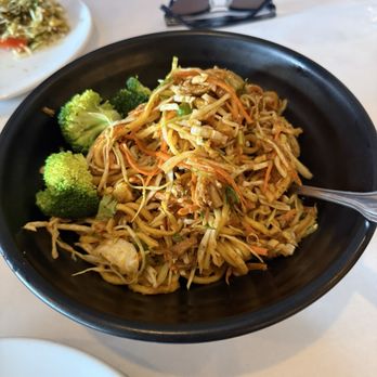 Pa Lian - B.06 KaukSwe Thoke (with Chicken) Halal - Burmese Near Me - Wheaton, Illinois Pa Lian - B.06 KaukSwe Thoke (with Chicken) Halal - Burmese Near Me - Wheaton, Illinois