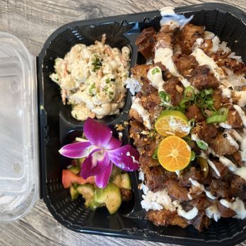 Luna's Lunpias - Sisig Combo Plate - Filipino Near Me - Poway, California Luna's Lunpias - Sisig Combo Plate - Filipino Near Me - Poway, California