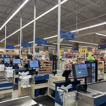 Food Lion - Checkout area - Grocery Near Me - Lexington, North Carolina