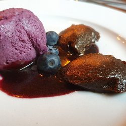 Edenhall - Malzpudding mit Blaubeereis