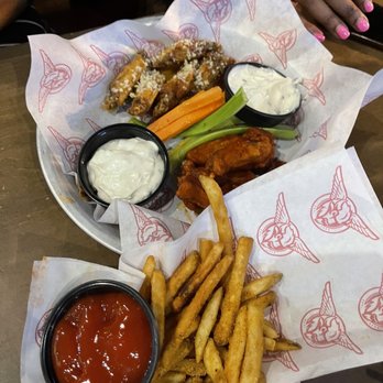 Taco Mac - Wings & fries - American Near Me - Atlanta, Georgia