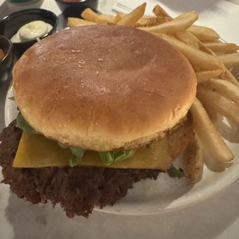 Chase Sapphire Lounge - Sapphire burger - Airport Lounges Near Me - San Diego, California Chase Sapphire Lounge - Sapphire burger - Airport Lounges Near Me - San Diego, California