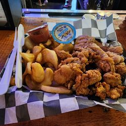Grouper & Oyster Combo Platter
