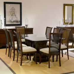 Marbol - Vista de muebles de comedor en la sala de ventas marbol