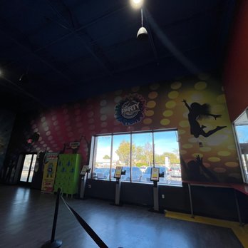 Uptown Jungle Fun Park - Trampoline Parks Near Me - Mesa, Arizona Uptown Jungle Fun Park - Trampoline Parks Near Me - Mesa, Arizona