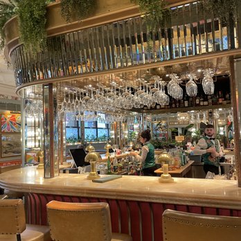 The Ivy Spinningfields Manchester - Bar on ground floor - British Near Me - Manchester, XGM