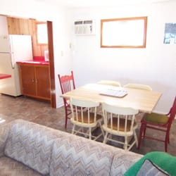 Cottages of Lake James - Green Cottage - Dining Area