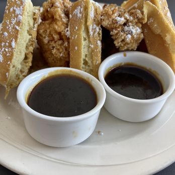 Ella Mae's Diner - Chicken & Waffles - Diners Near Me - Fort Myers, Florida